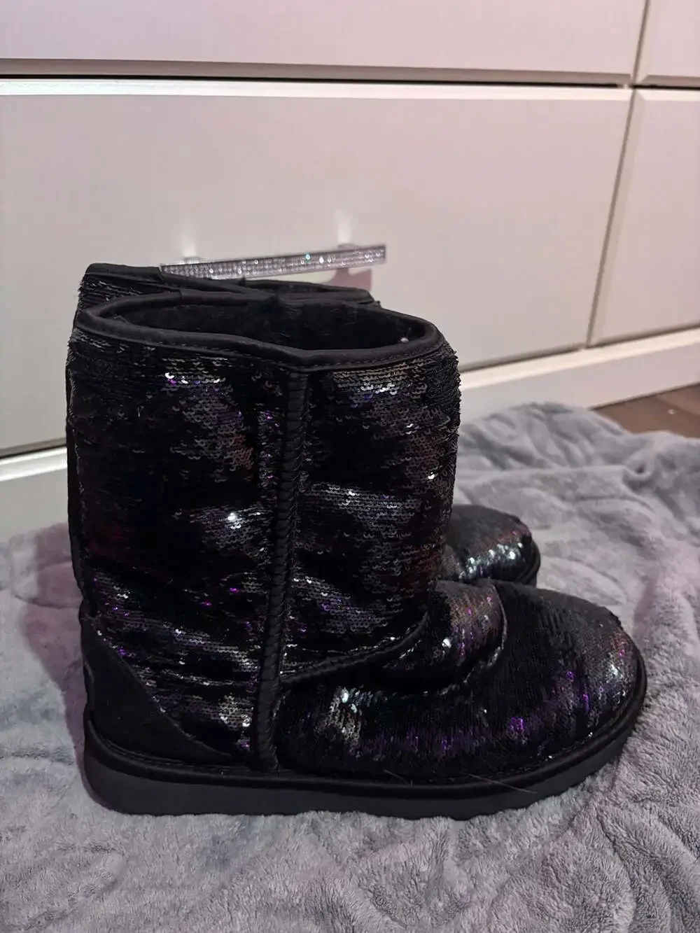 UGG Classic Short Chunky Sequin Black Winter Boots 10
